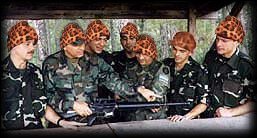 Un commando de casques leopard tient conseil ...